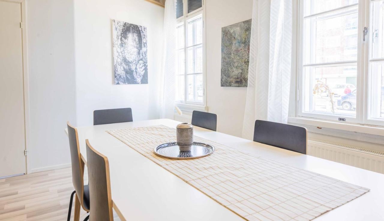 Vanha Postitalo Varkaus Buitenkant foto